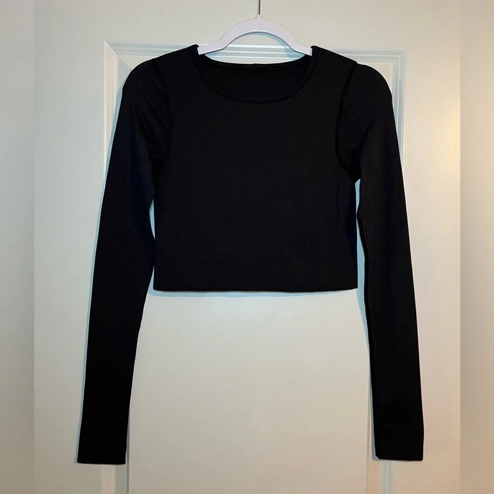 Lululemon Ebb to Street Long Sleeve in Black Size 6